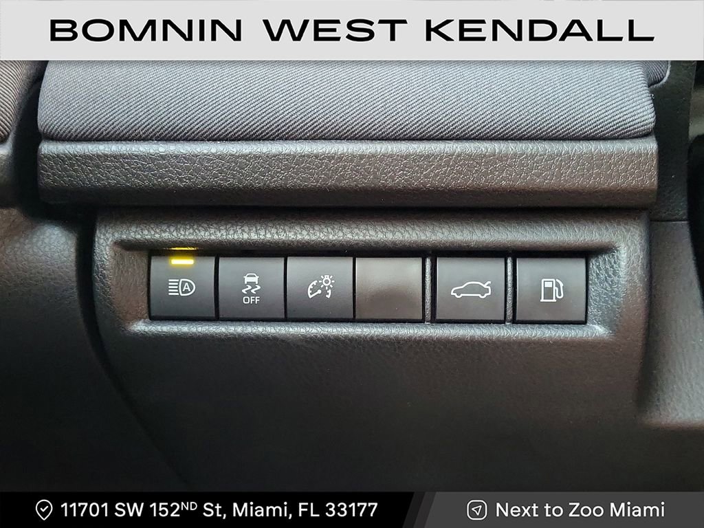 Used 2025 Toyota Camry LE image 23