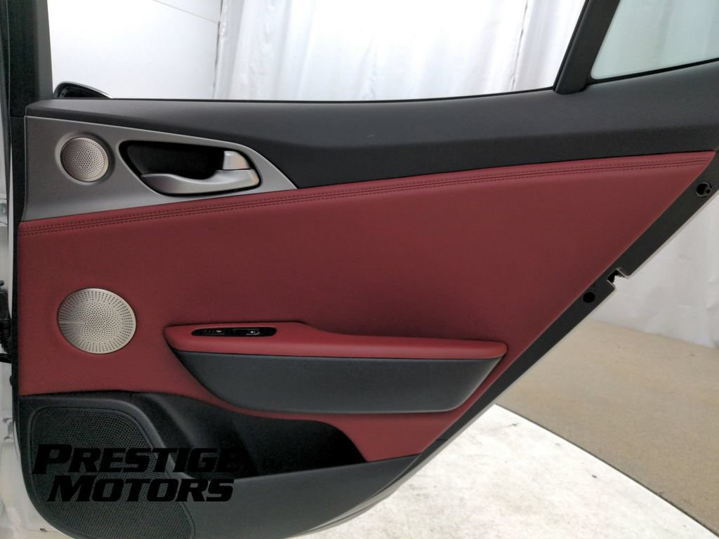 Used 2021 Kia Stinger GT2 image 31