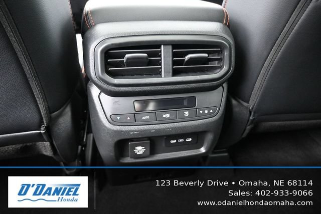 Used 2025 Honda Pilot TrailSport image 38