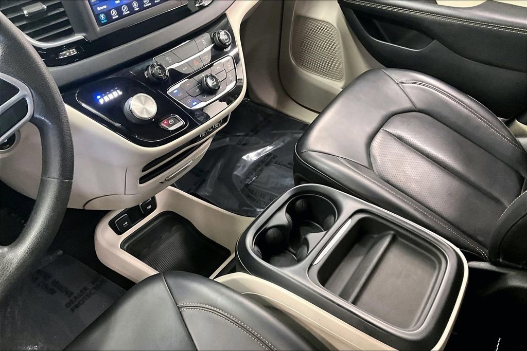 Used 2021 Chrysler Voyager Lxi image 16