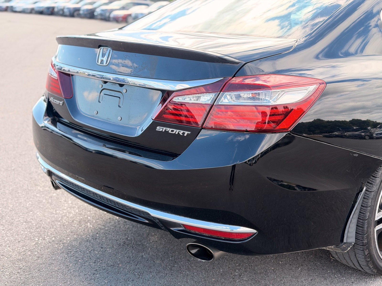 Used 2017 Honda Accord Sport image 10