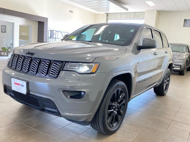 Used 2022 Jeep Grand Cherokee Laredo X AWD/4WD image 4