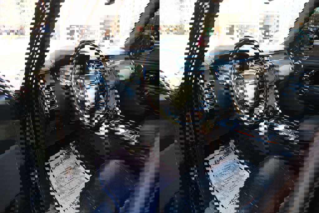 Used 2019 Land Rover Range Rover Autobiography image 18