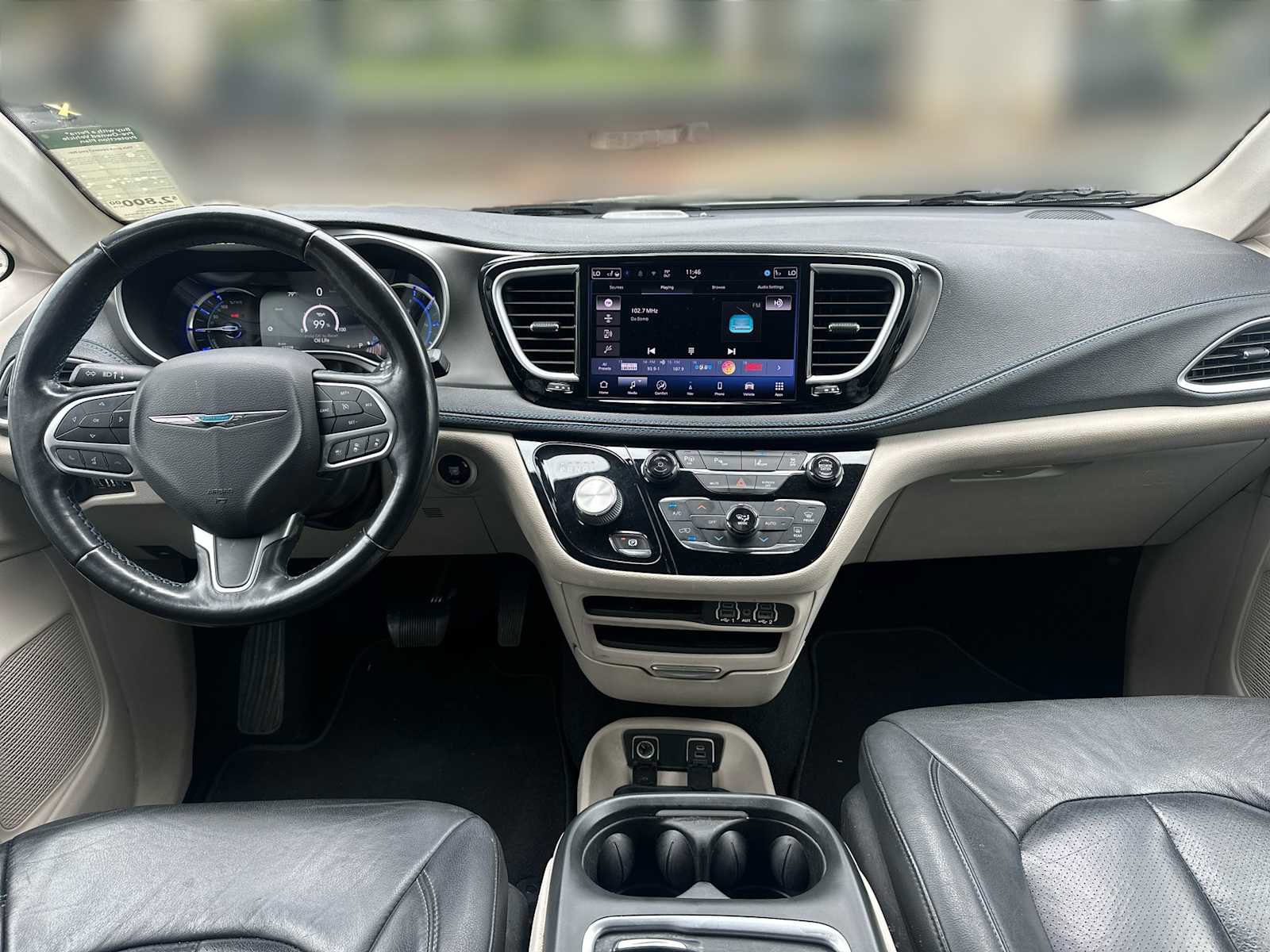 Used 2021 Chrysler Pacifica Touring-L image 5