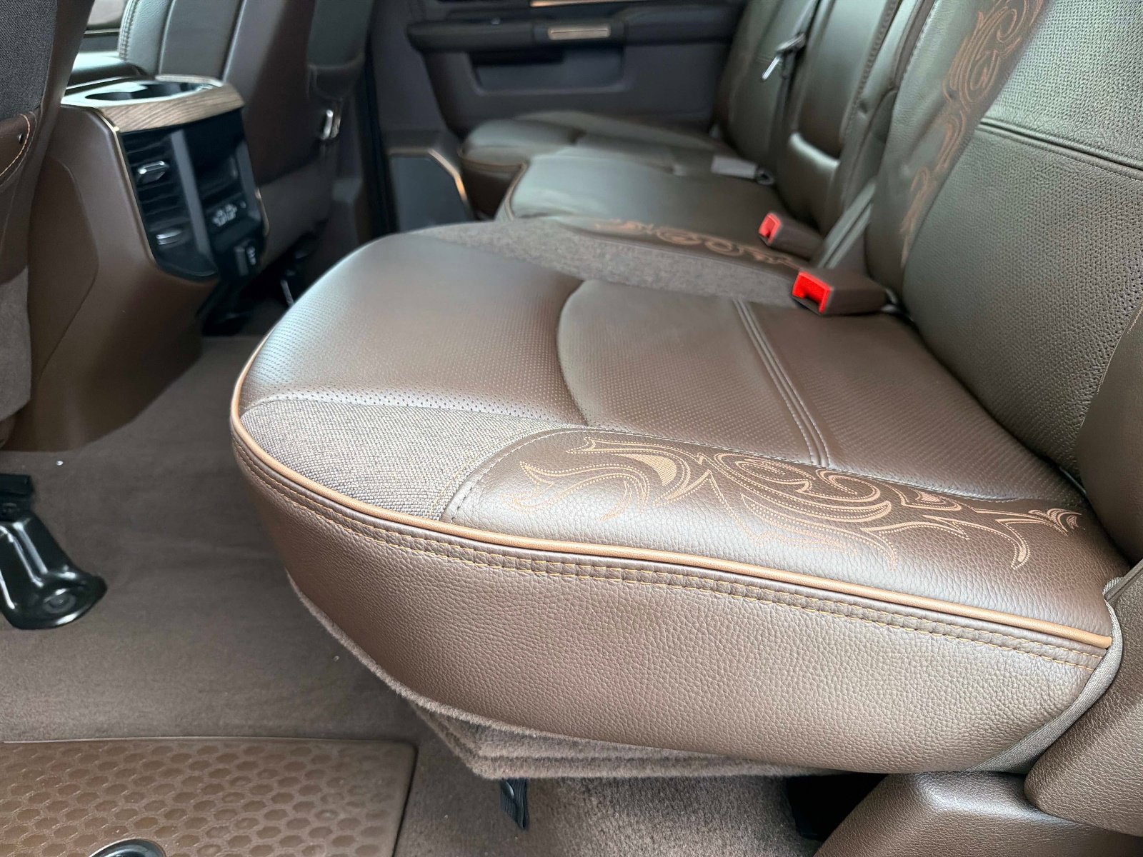 Used 2025 RAM 3500 Longhorn AWD/4WD image 31