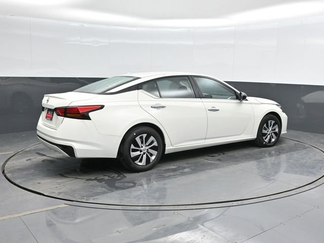 Used 2025 Nissan Altima 2.5 S FWD image 3