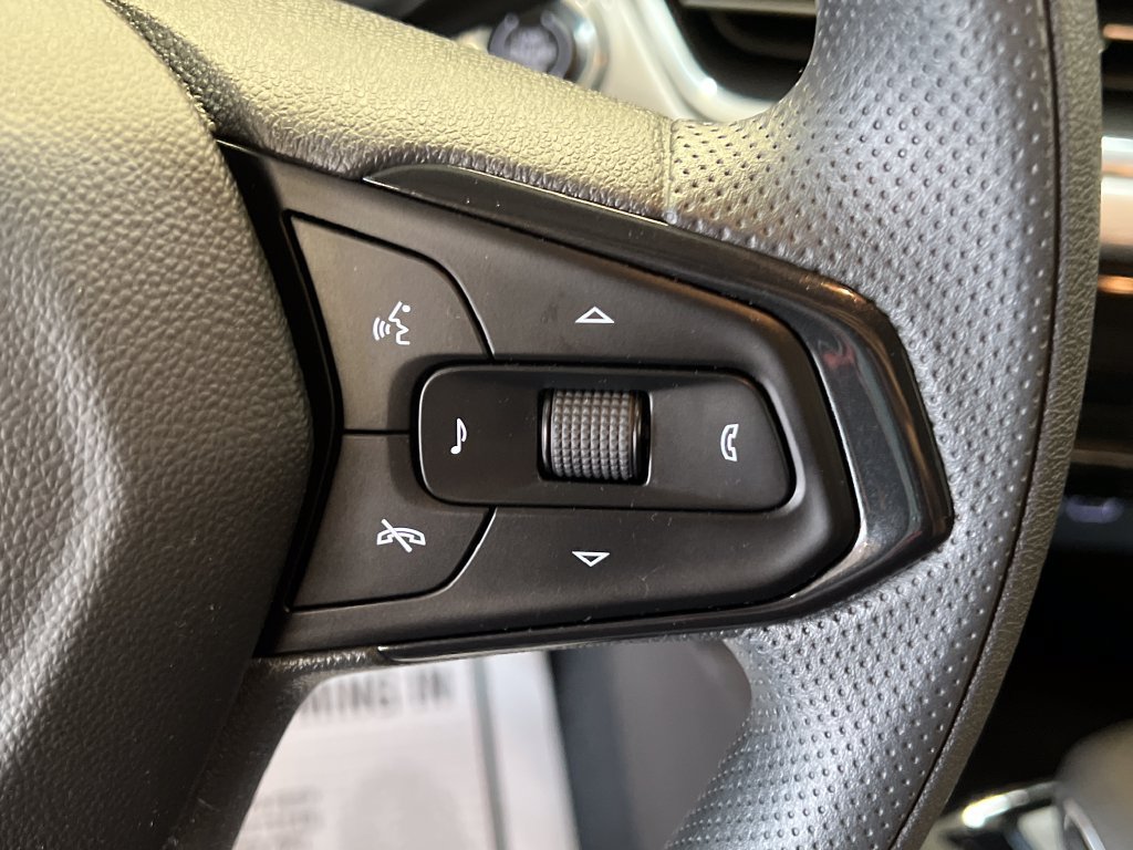 Used 2024 Chevrolet Trax LT FWD image 27