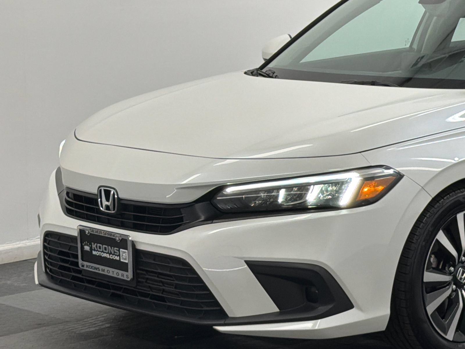 Used 2023 Honda Civic EX image 2