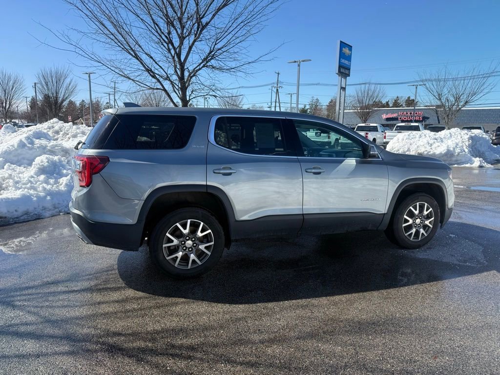 Used 2023 GMC Acadia SLE image 4