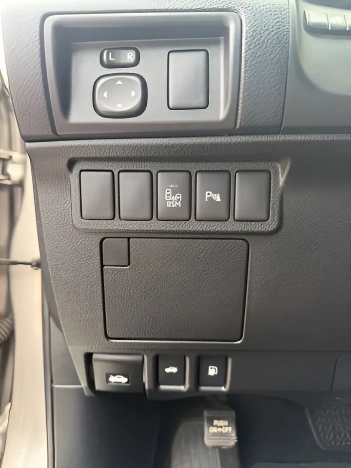 Used 2015 Lexus ES 350 w/ Luxury Package FWD image 18