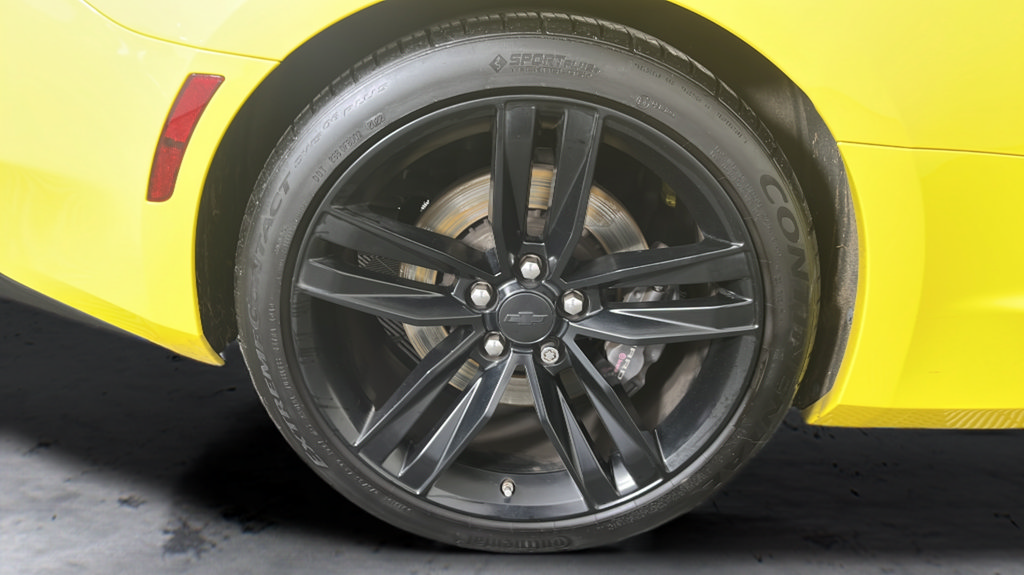 Used 2017 Chevrolet Camaro SS RWD image 43