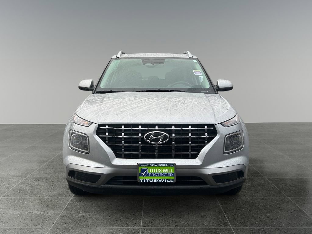 Certified 2025 Hyundai Venue SEL image 2