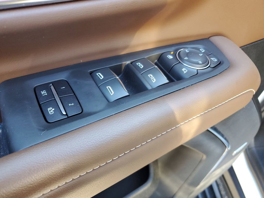 Used 2023 Chevrolet Suburban High Country image 26