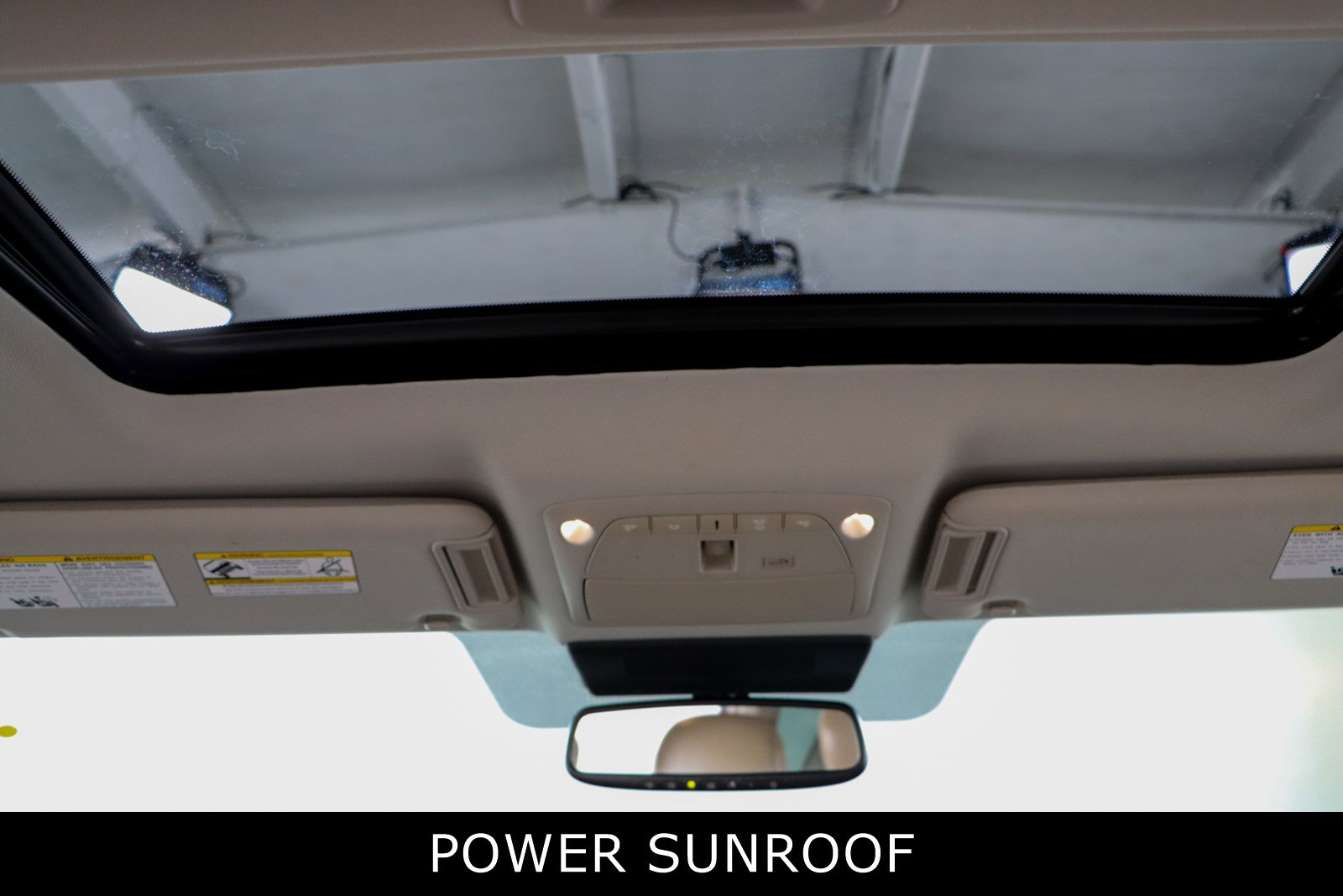 Used 2022 Nissan Armada SL w/ Captain's Chairs Package image 22