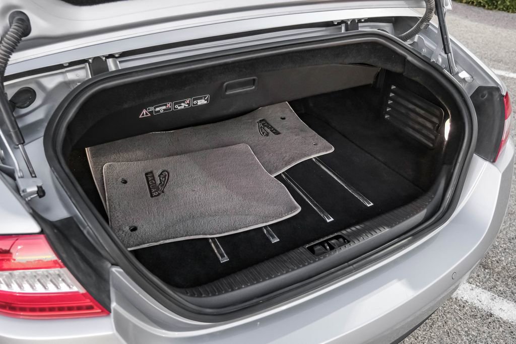 Used 2010 Jaguar XK Convertible image 49