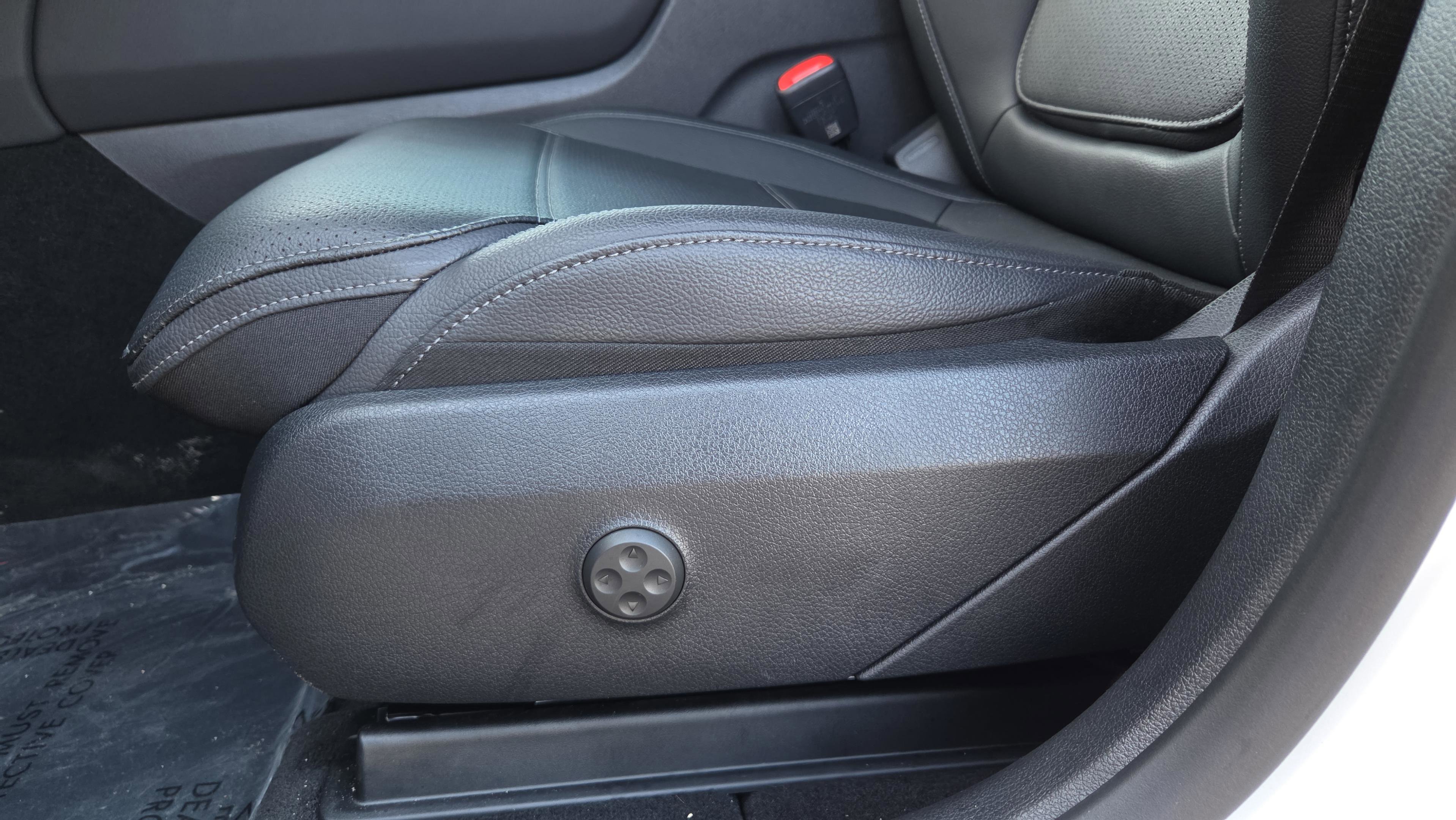 Used 2025 Mercedes-Benz GLC 300 image 21