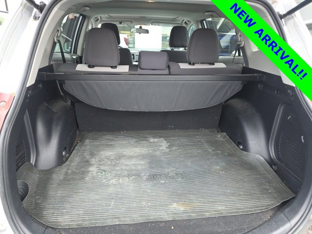 Used 2013 Toyota RAV4 XLE image 4