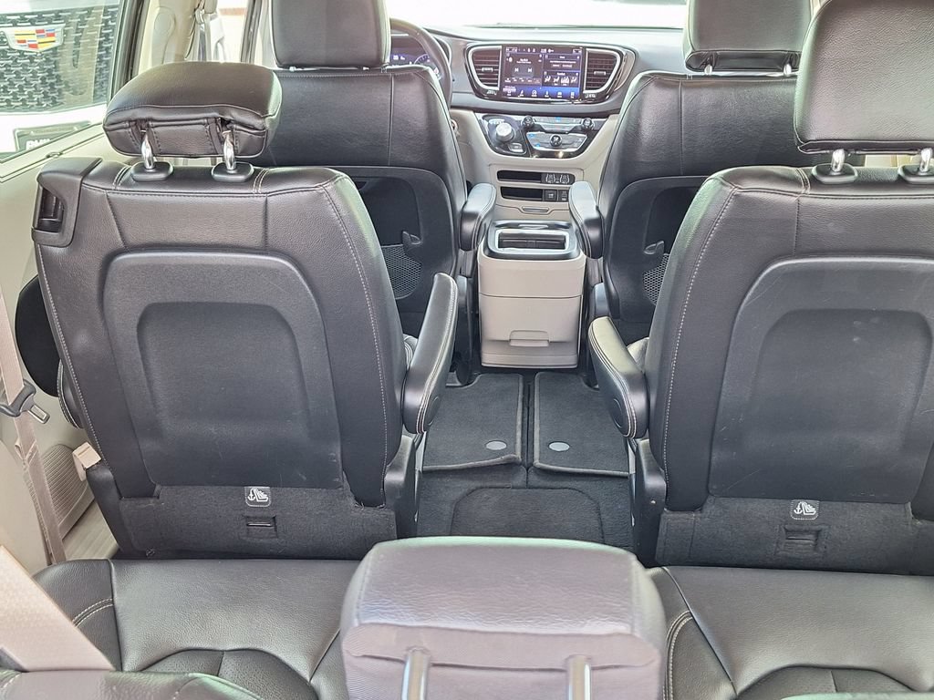 Used 2022 Chrysler Pacifica Touring-L FWD image 28