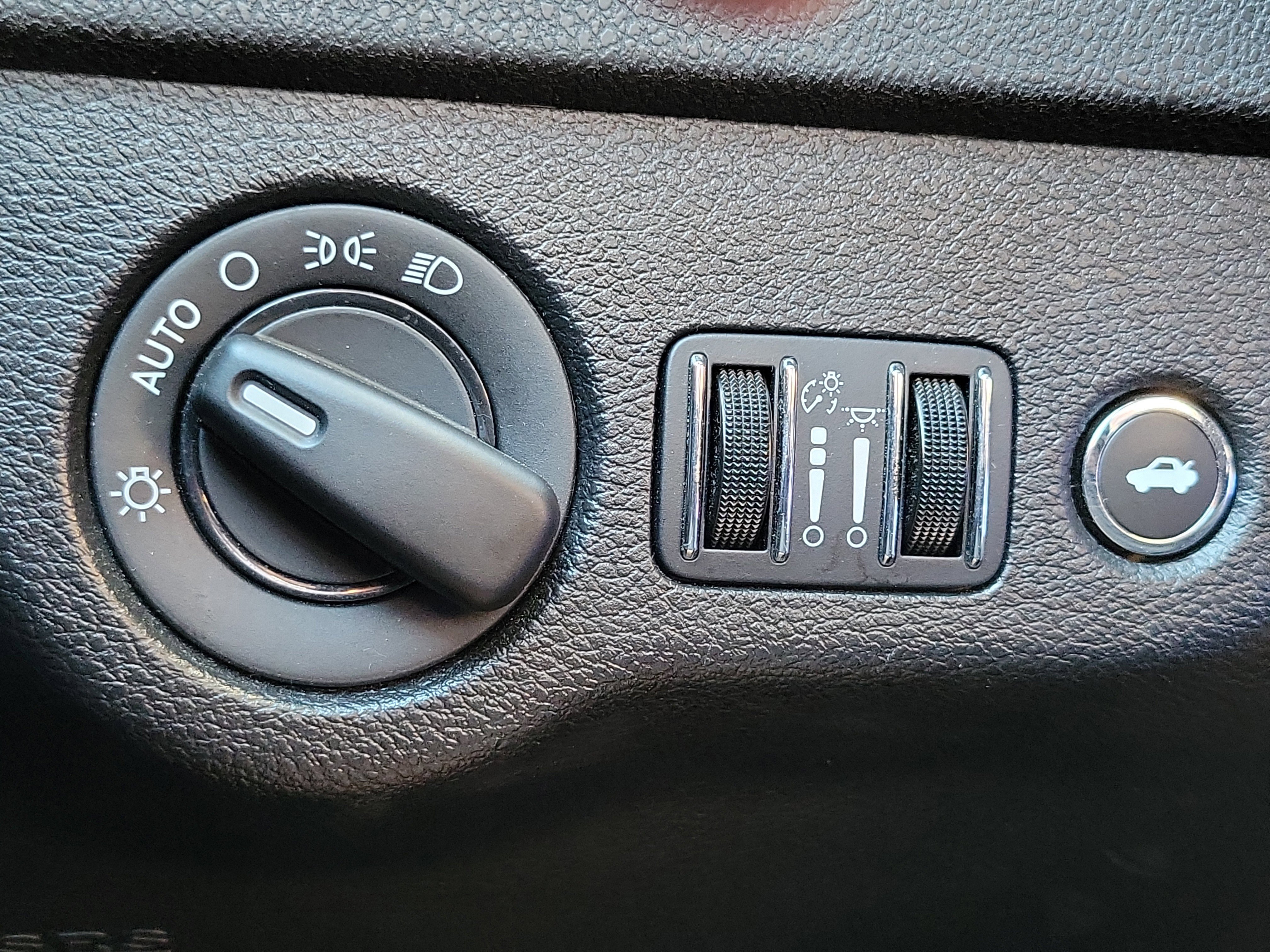 Used 2023 Dodge Charger SXT image 29