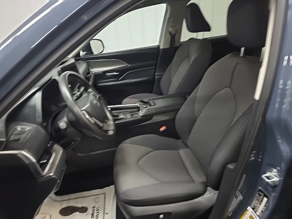 Used 2025 Toyota Grand Highlander AWD image 31