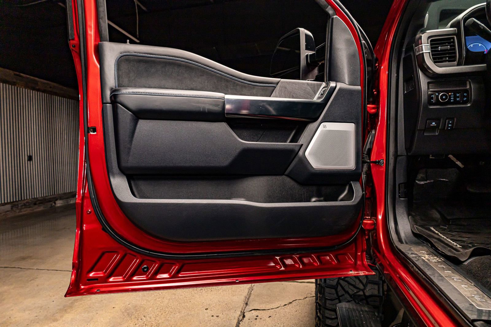 Used 2025 Ford F250 Platinum image 29