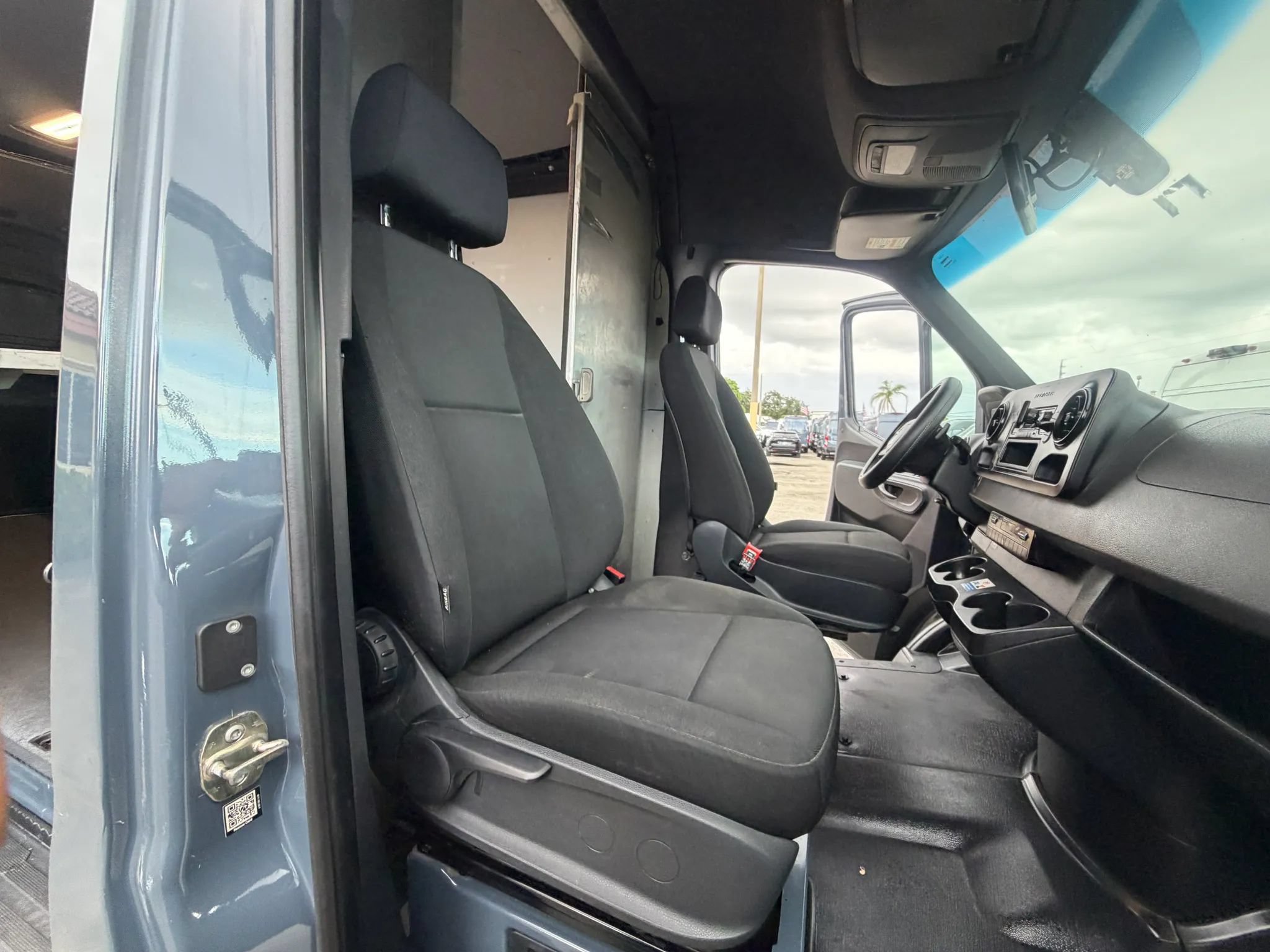 Used 2019 Mercedes-Benz Sprinter 170 image 16