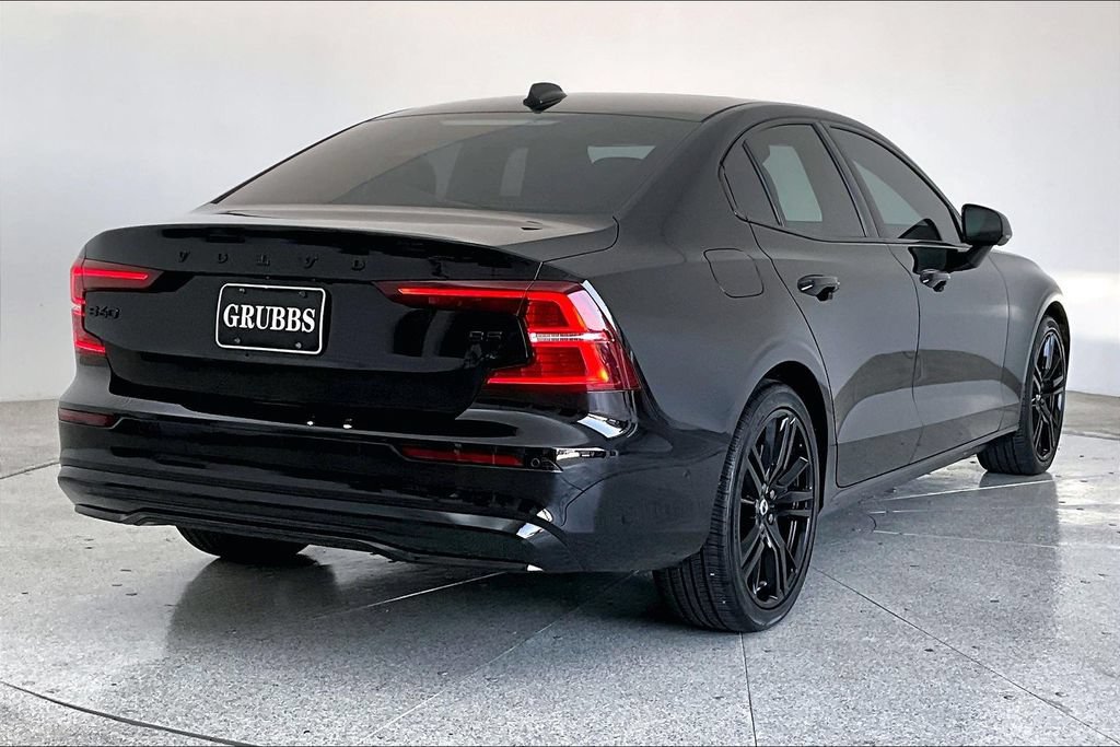 Used 2024 Volvo S60 B5 Plus w/ Climate Package FWD image 2