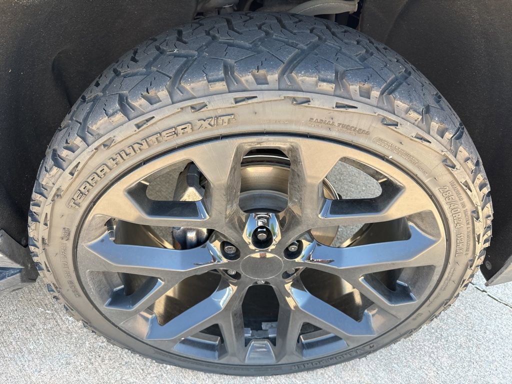 Used 2021 Chevrolet Tahoe LS image 5