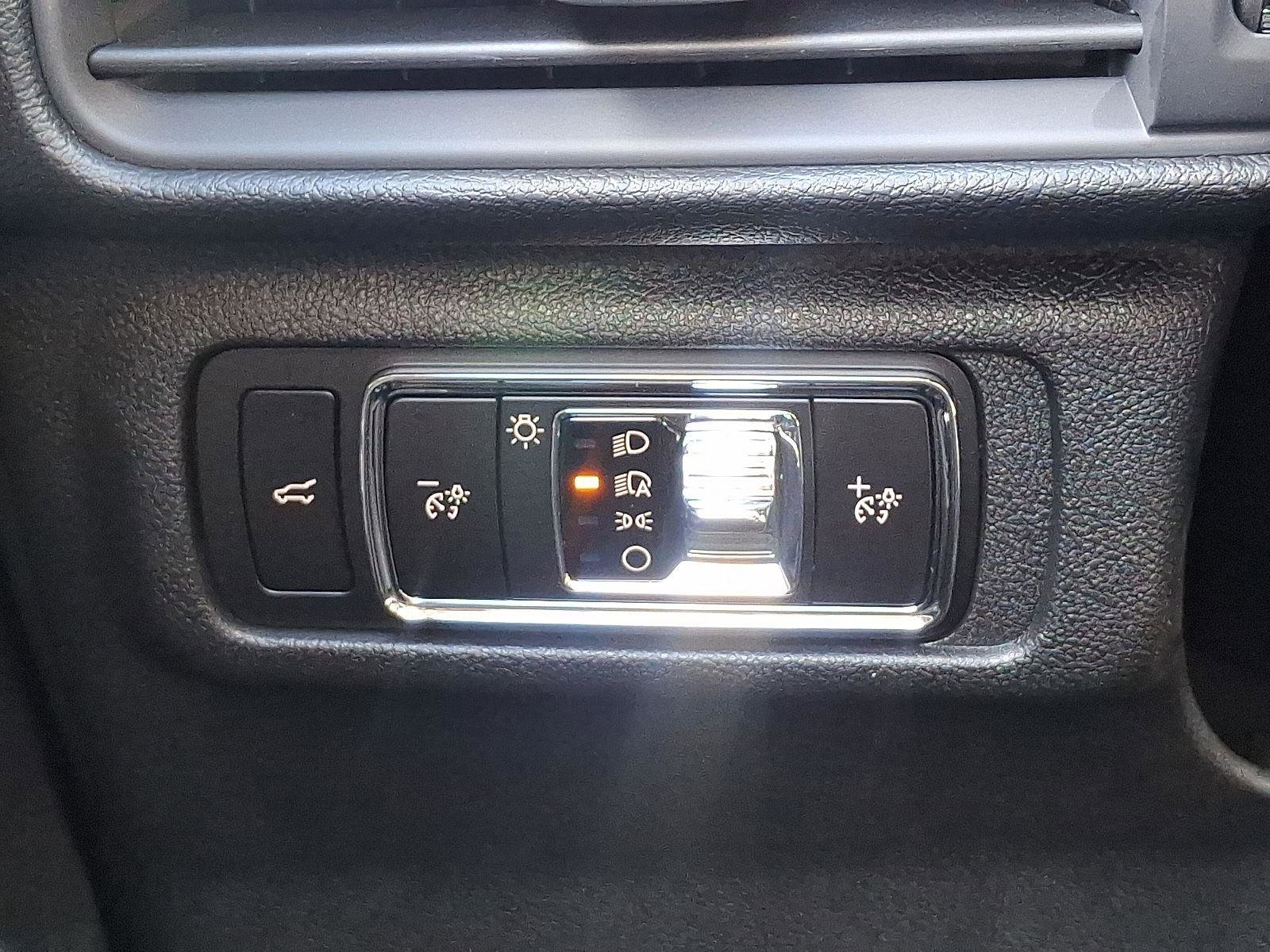 New 2026 Lincoln Corsair Premiere image 12