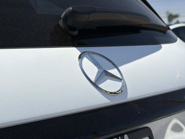 Used 2025 Mercedes-Benz GLC 350e 4MATIC image 9