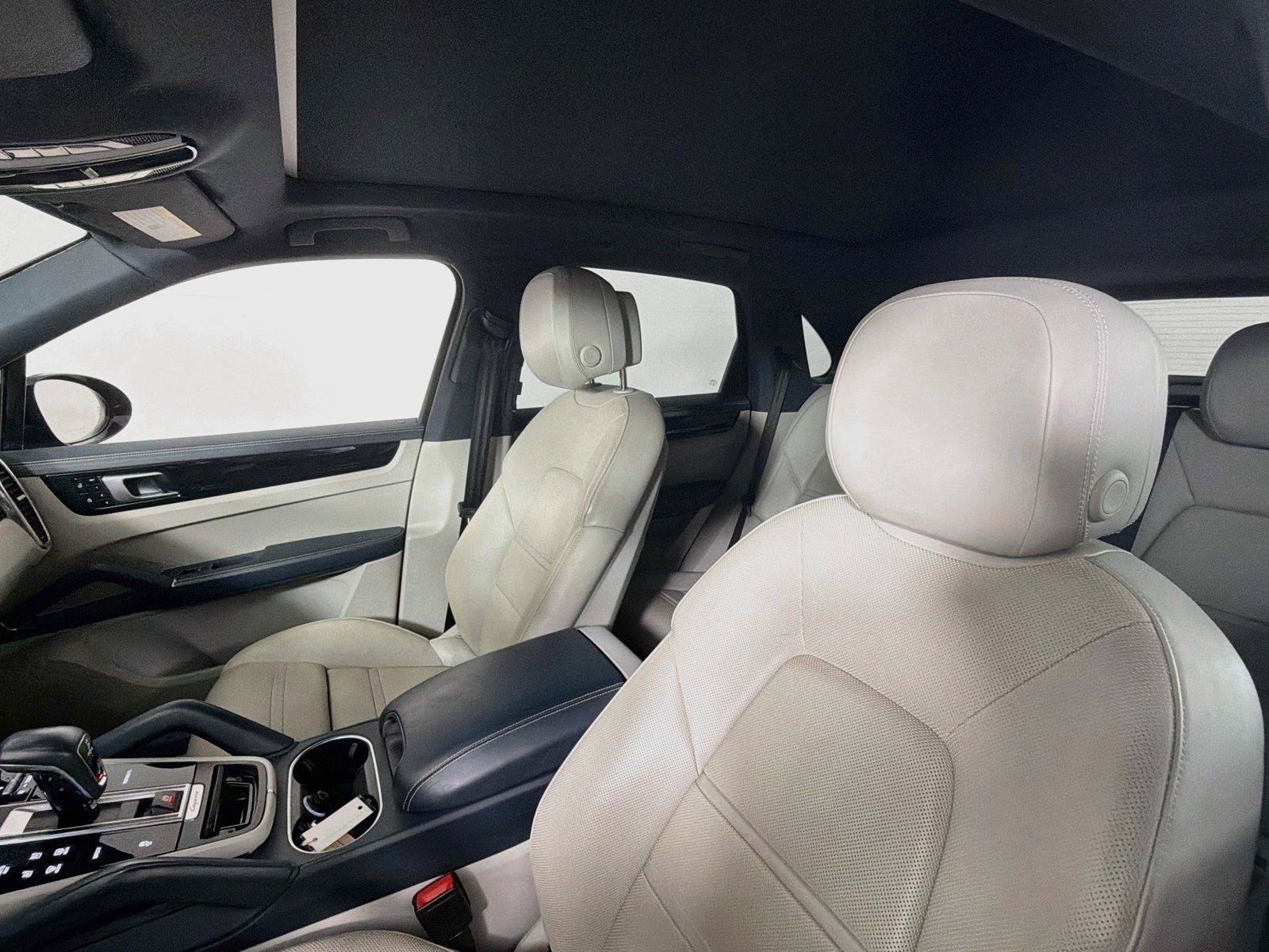Certified 2020 Porsche Cayenne AWD/4WD image 5