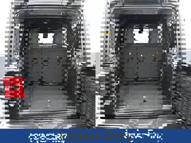 Used 2024 Jeep Wrangler Unlimited Rubicon w/ Technology Group image 16