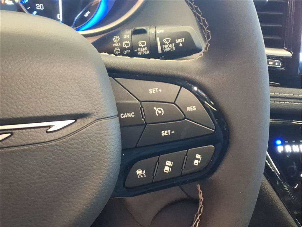 New 2027 Chrysler Pacifica Limited AWD/4WD image 25