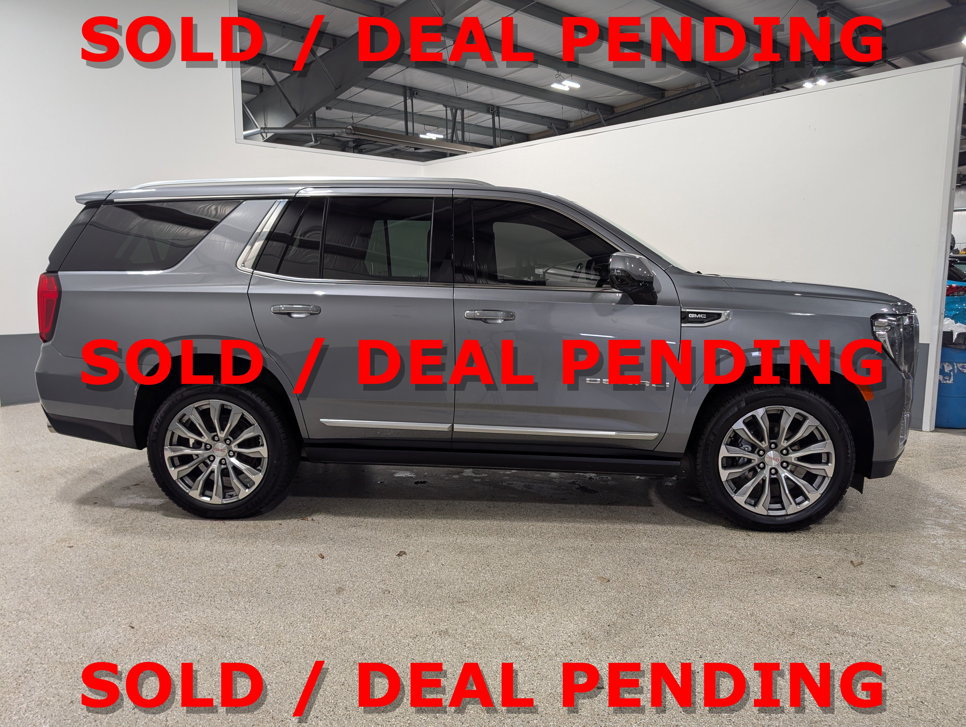 Used 2022 GMC Yukon Denali AWD/4WD image 2