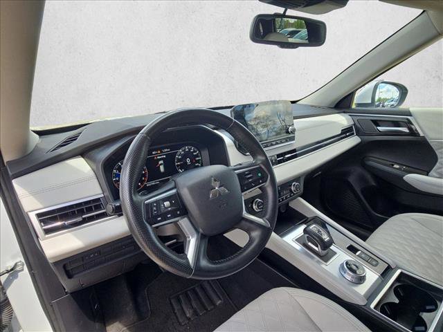 Used 2024 Mitsubishi Outlander SEL image 10