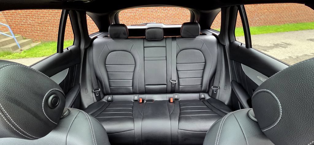 Used 2019 Mercedes-Benz GLC 300 4MATIC w/ AMG Line image 8