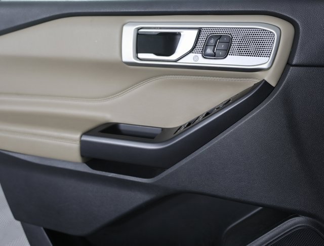 Used 2020 Ford Explorer Limited image 12