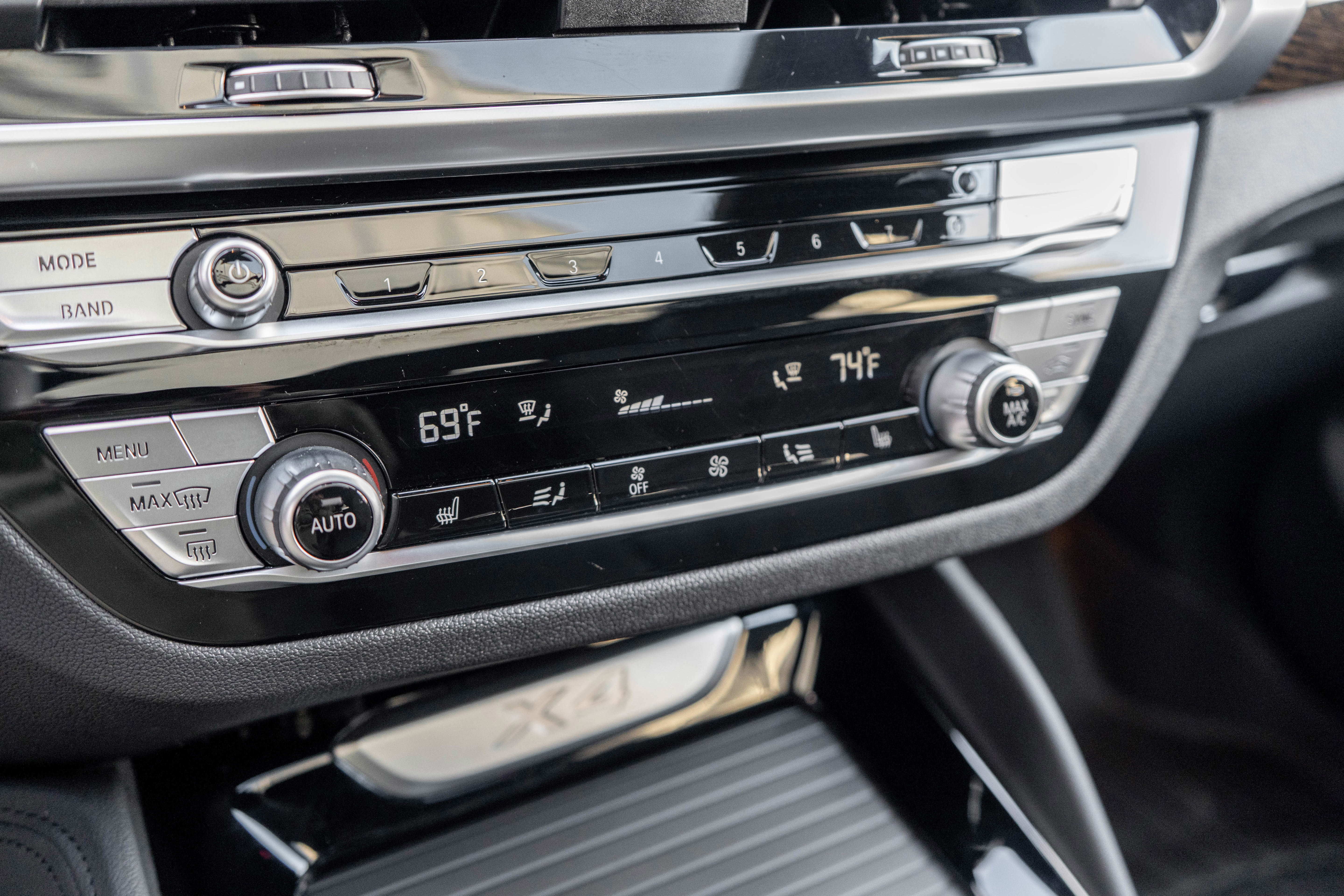 Used 2020 BMW X4 xDrive30i w/ Convenience Package image 23