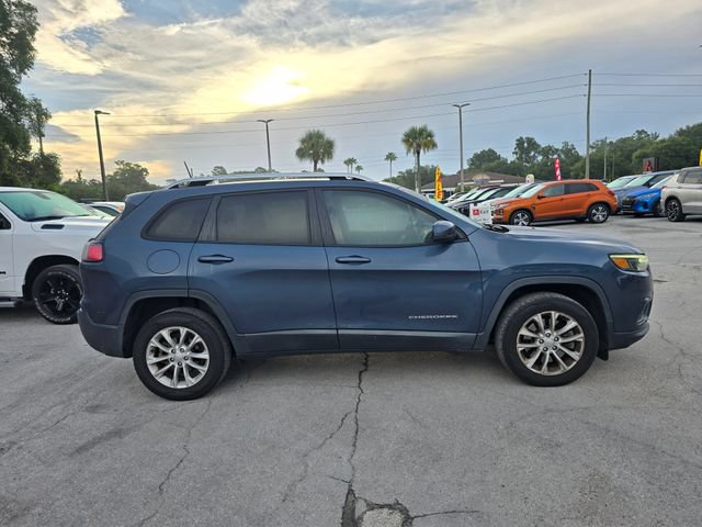 Used 2020 Jeep Cherokee Latitude FWD image 3