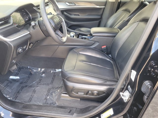 Used 2023 Jeep Grand Cherokee Limited RWD image 11