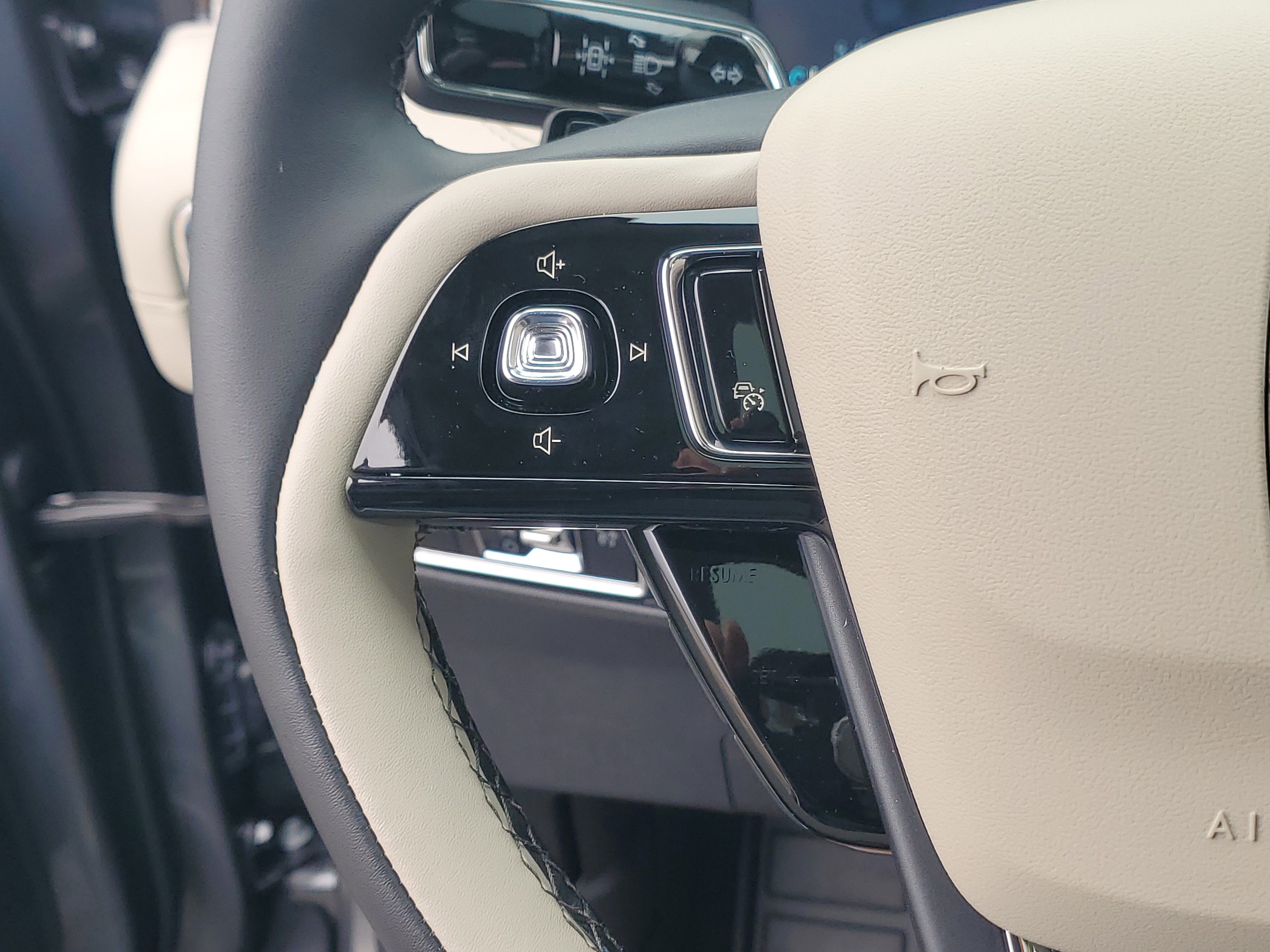 New 2026 Lincoln Corsair Premiere image 17