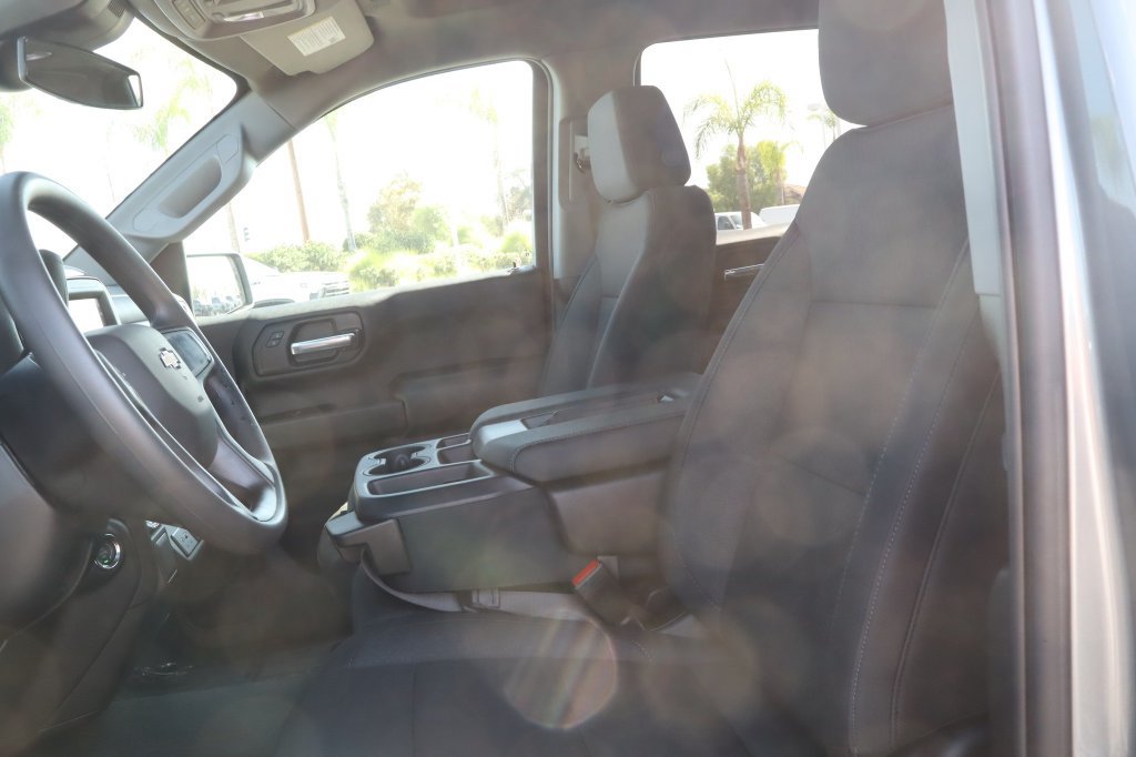 New 2026 Chevrolet Silverado 1500 Custom w/ LPO, Dark Essentials Package RWD image 18