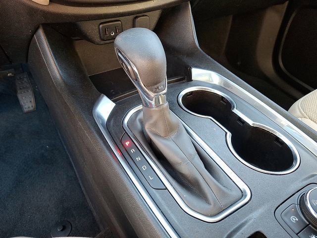 Used 2022 Chevrolet Traverse LS image 24