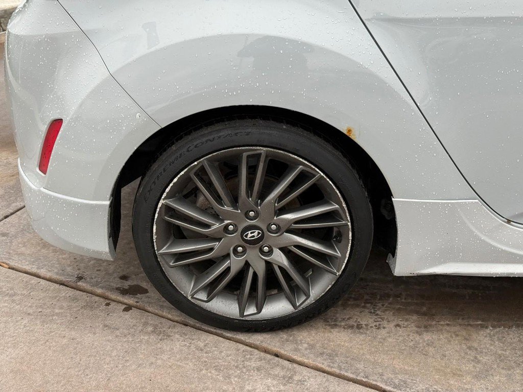 Used 2013 Hyundai Veloster RE:MIX Edition image 6