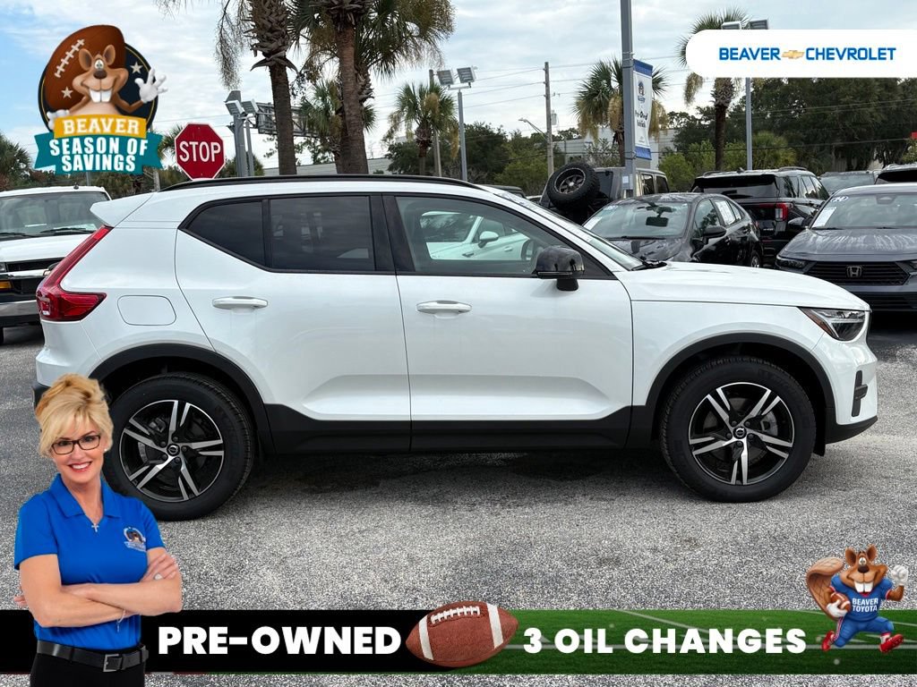 Used 2026 Volvo XC40 B4 Core FWD image 8