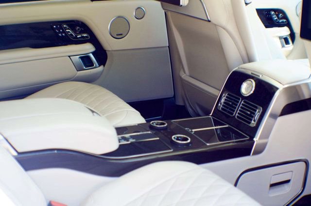 Used 2020 Land Rover Range Rover SV Autobiography Dynamic image 54