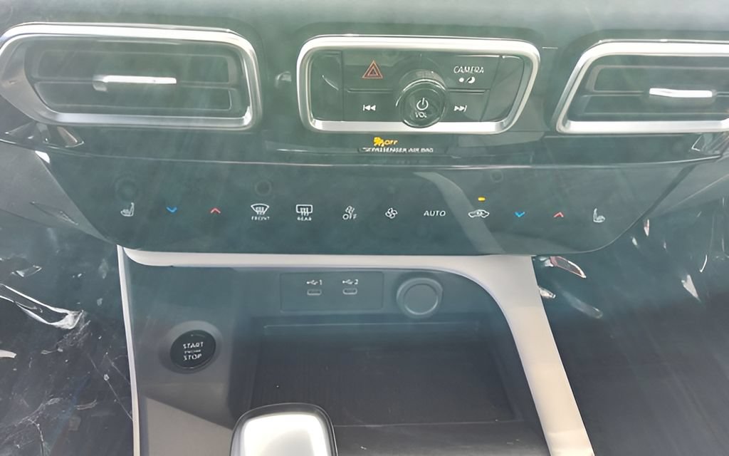 New 2026 Nissan Sentra SL w/ Floor Mat Package FWD image 11