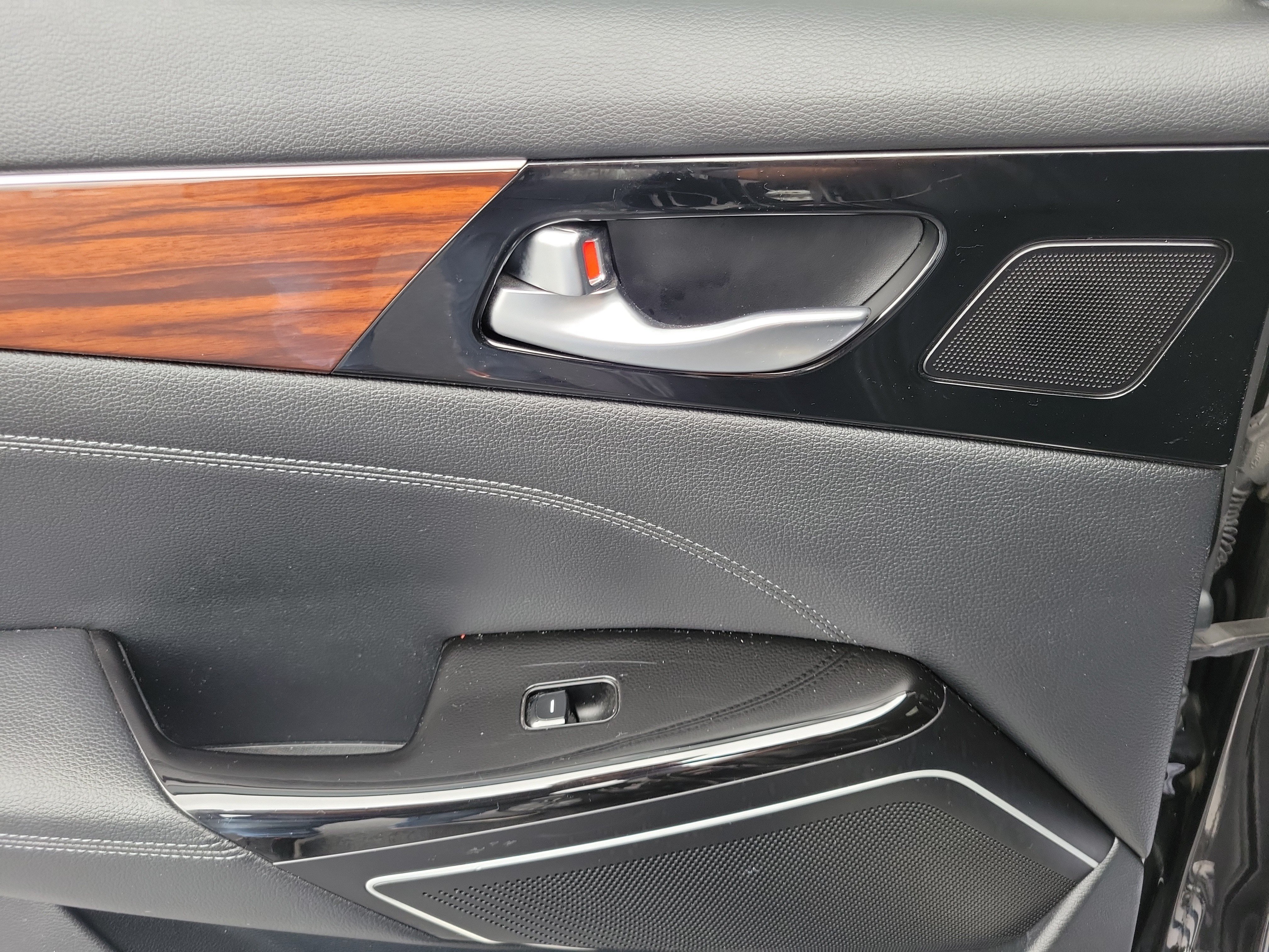Used 2019 Kia Cadenza Premium FWD image 12