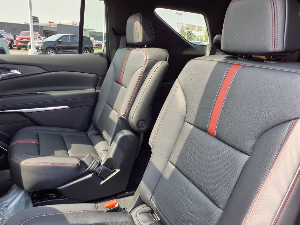 New 2025 Chevrolet Traverse RS w/ LPO, Floor Liner Package image 16