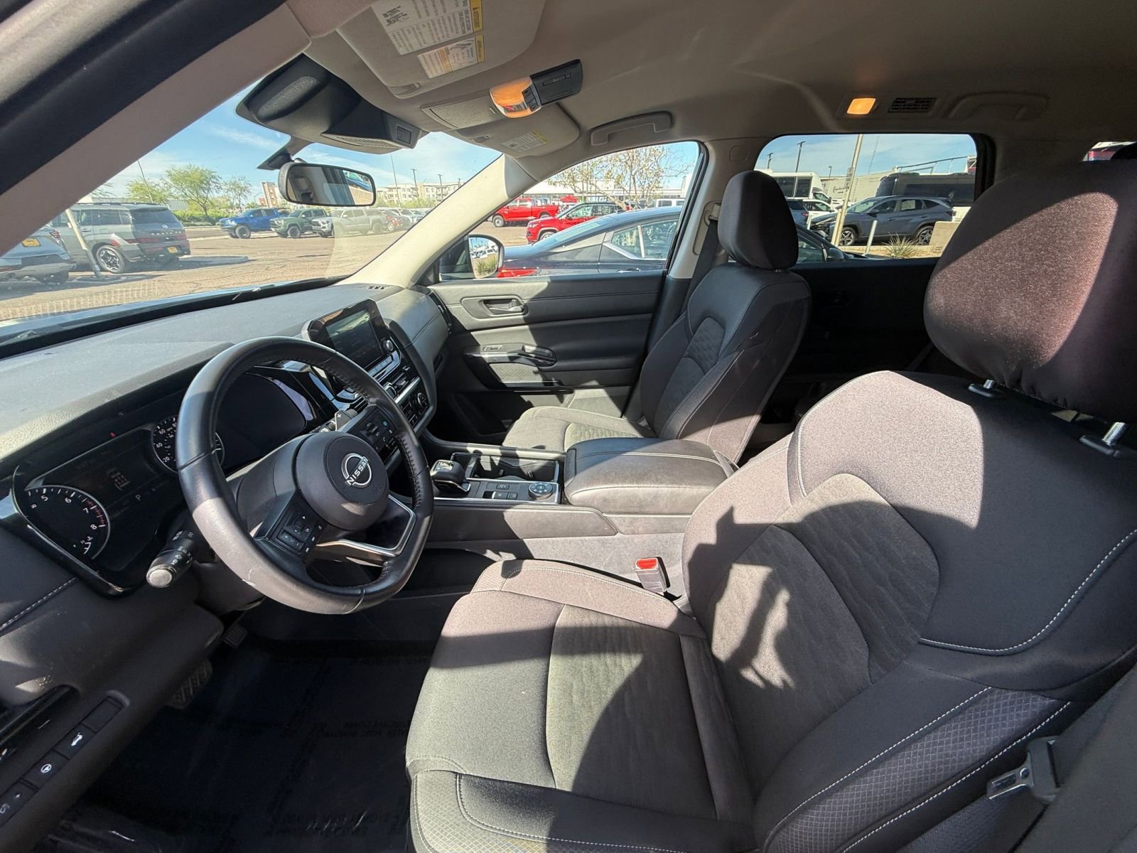 Used 2025 Nissan Pathfinder SV image 29